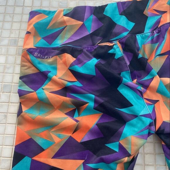 Jordan Training Multi-colored Crop Leggings - Picture 4 of 4